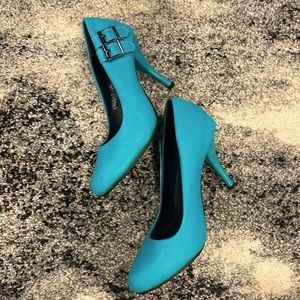 Teal pumps size 5 heels